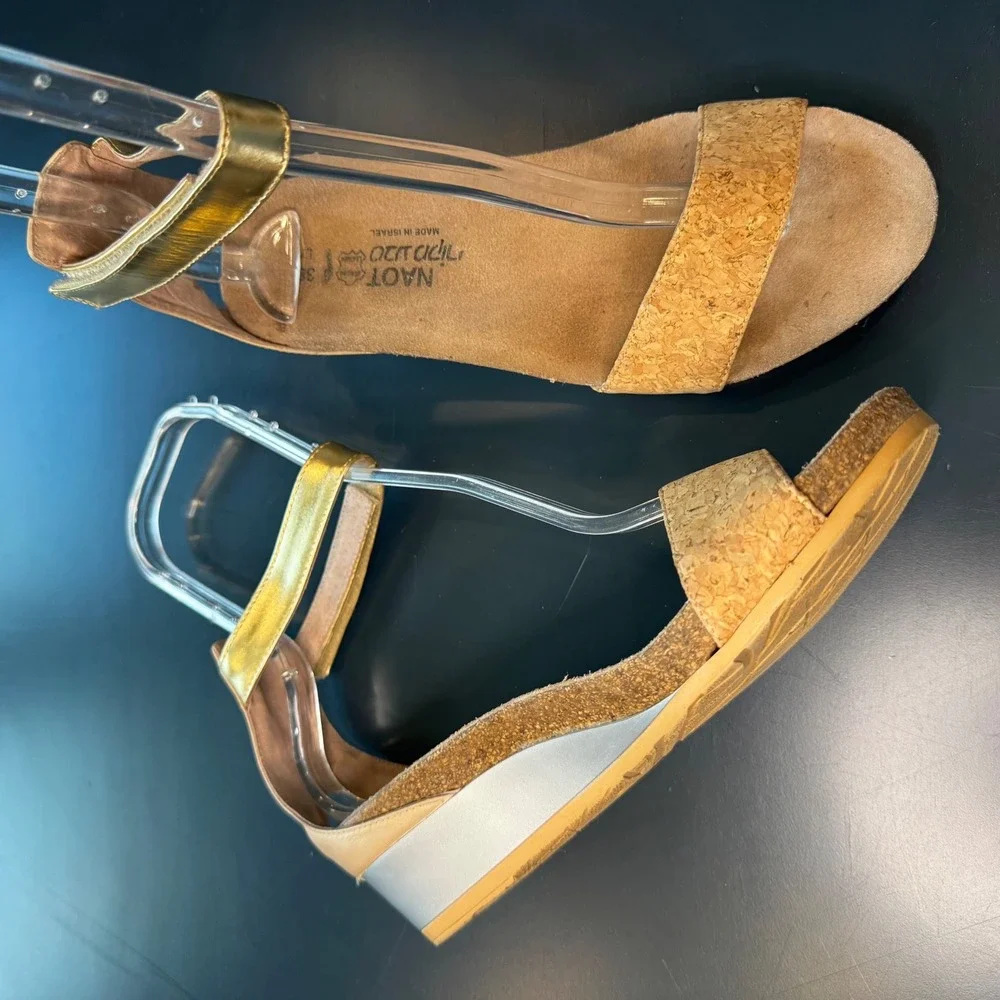 Naot Women 6-6.5 EU 37 Beige Gold Leather Cork Wedge Sandals Ankle Strap Israel